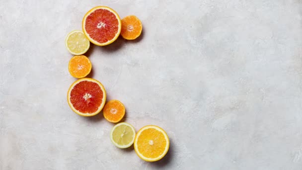 Das Herz Der Zitrusfrüchte Orange Grapefruit Mandarine Und Zitrone Auf — Stockvideo