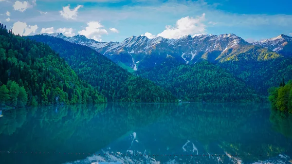 Озеро Рица Горах Абхазия — стоковое фото