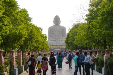 Bodhgaya, Hindistan - 26 Mayıs 2017: Birçok insan için büyük Buda anıt gidin Hint