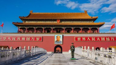 Beijing, Çin - 7 Kasım 2016: Çin askeri hizmet. Mao Zedong Pekin'de Türbesi