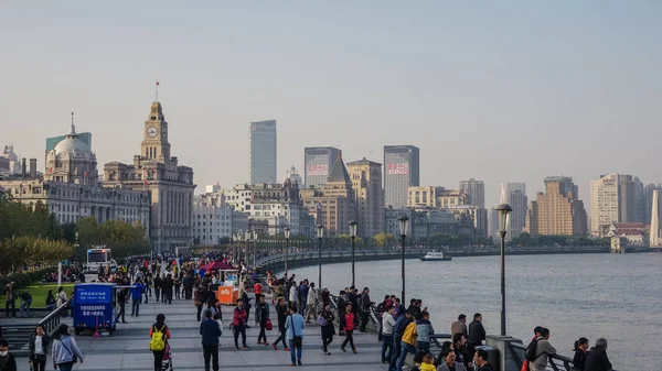 Шанхай Китай Листопада 2016 Набережної Заходу Сонця Багато Людей Йдуть — стокове фото