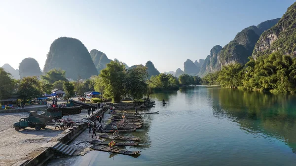 Yangshuo Китай Листопада 2016 Типовий Човни Туристів Селі Yangshuo Багато — стокове фото