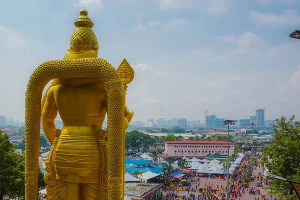 Gouden Standbeeld Van Lord Murugan Bij Ingang Van Batu Cave — Stockfoto