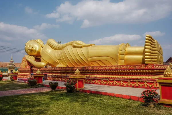 Vientiane, Laos Altın Buda uzanmış