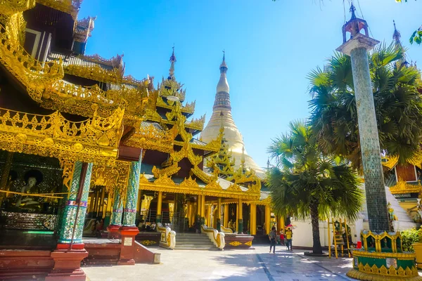 Yangon Myanmar Března 2017 Mnoho Krásných Zlatých Chrámů Území Komplexní — Stock fotografie