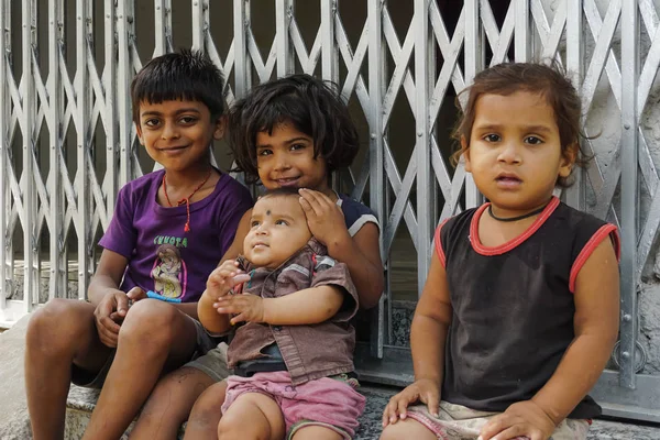 Bodhgaya Inde Mai 2017 Des Enfants Indiens Heureux Assoient Jouent — Photo