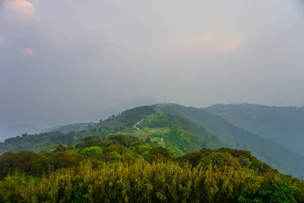 印度喜马拉雅山的山脉和丘陵的全景 印度大吉岭 — 图库照片