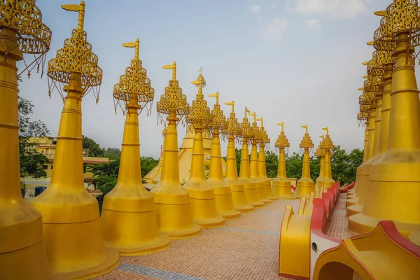 Belles Pagodes Dorées Dans Centre Pratique Vipasana Kanpur Inde — Photo