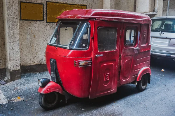 Red Indian Rickshaw Mumbai — Stock Photo, Image