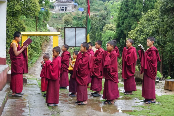 Pelling Sikkim India Mayo 2017 Los Niños Monjes Budistas Preparan — Foto de Stock