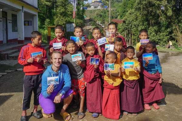 Pelling Sikkim India Mayo 2017 Fotos Monjes Budistas Niños Con — Foto de Stock