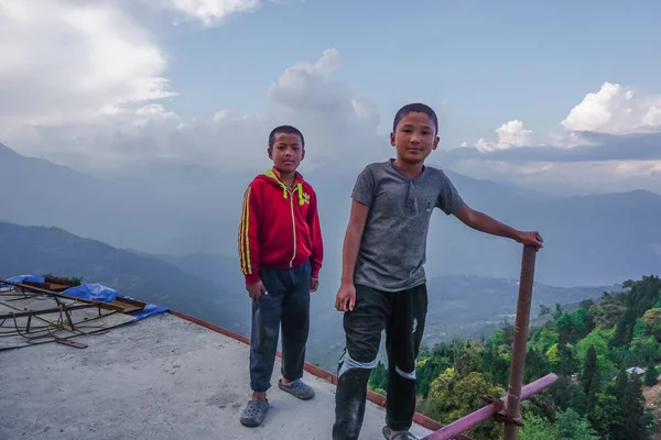 Pelling Sikkim India Mayo 2017 Niños Indios Cima Una Instalación — Foto de Stock