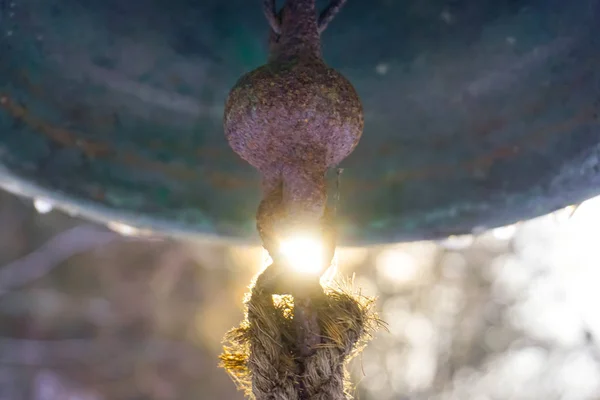 ระฆ งโดดเด ยวในห มะในฤด หนาวในเกาหล — ภาพถ่ายสต็อก
