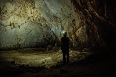 Paradise Cave, Vietnam'ın en büyük mağaralarından biri