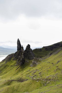 Yaşlı adam Storr kaya oluşumu. Isle of Skye, İskoçya.