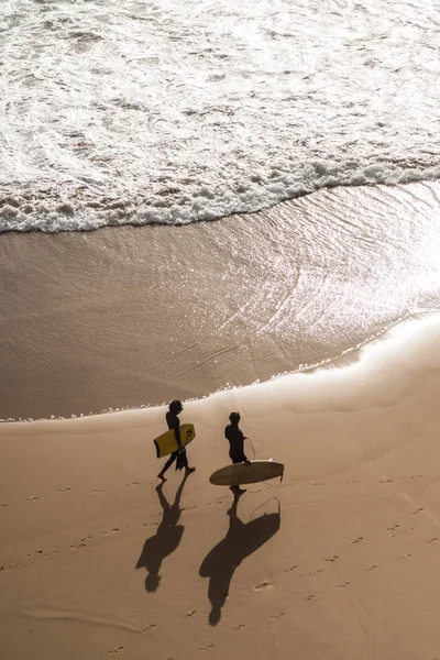 Surfisti Sulla Costa Algarve Portogallo Febbraio 2019 — Foto Stock