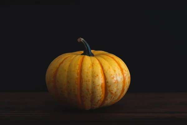 Single Orange Pumpkin Dark Brown Table Black Background Great Halloween — Stock Photo, Image