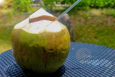 Hindistan cevizi suyu bir somun