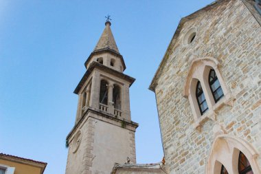 Karadağ'daki Denizi'nin kıyısında eski antik taş şehir