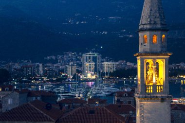 Karadağ'daki Denizi'nin kıyısında eski antik taş şehir