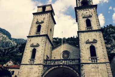Karadağ'daki Denizi'nin kıyısında eski antik taş şehir