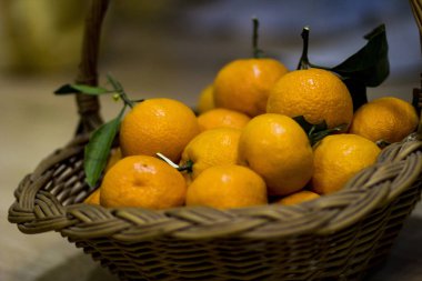 Küçük yuvarlak olgun Portakal Mandalina