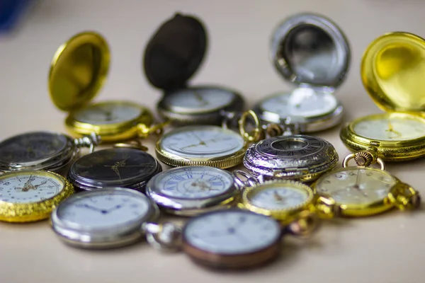 Vintage Ancienne Horloge Rétro Poche Ronde Antique Avec Aiguilles Pour — Photo