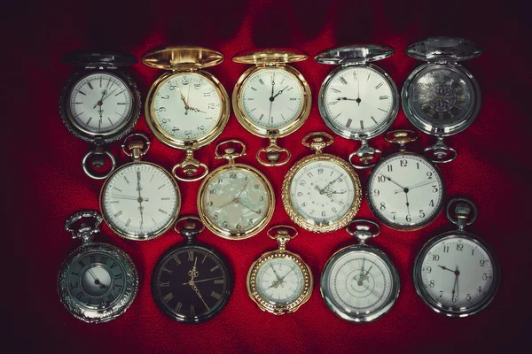 Vintage Antigo Bolso Antigo Redondo Relógio Retro Com Mãos Para — Fotografia de Stock