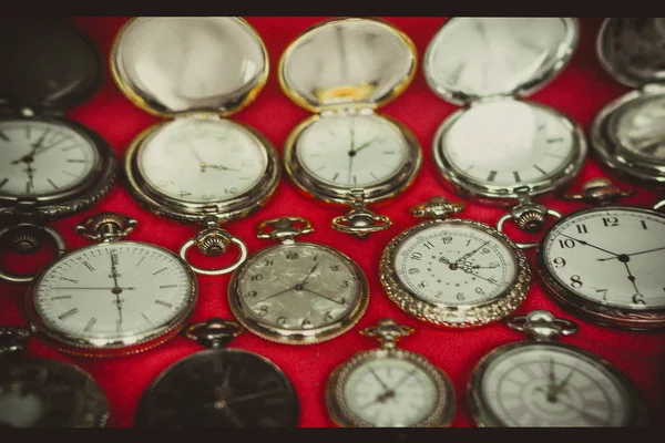 Vintage Antigo Bolso Antigo Redondo Relógio Retro Com Mãos Para — Fotografia de Stock