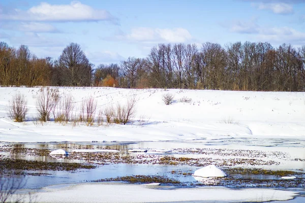 Weißer Schnee Auf Einem Kleinen Fluss Russland Winter — Stockfoto