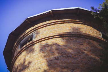 Antik kırmızı kil tuğla bina eski duvar