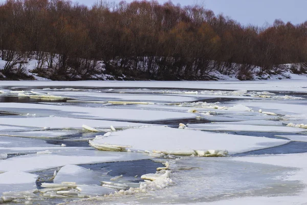 Eisverwehungen Frühling Auf Dem Malerischen Fluss Trubezh Russland — Stockfoto