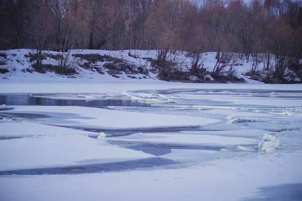 Eisverwehungen Frühling Auf Dem Malerischen Fluss Trubezh Russland — Stockfoto