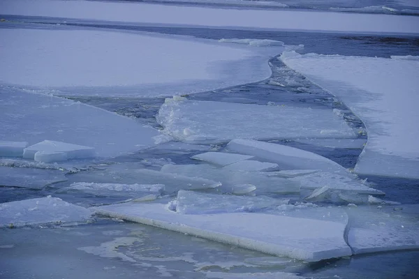 Eisverwehungen Frühling Auf Dem Malerischen Fluss Trubezh Russland — Stockfoto