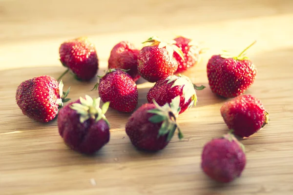 Rojo Jugoso Deliciosas Bayas Fresa Tazón Vitaminas — Foto de Stock