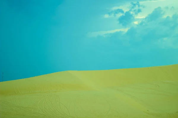 Deserto Asiático Colorido Dunas Com Areia Branca Perto Oceano Pacífico — Fotografia de Stock