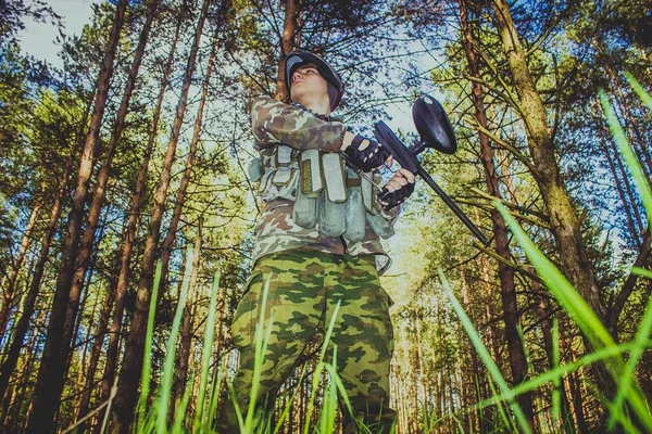 Tânăr Soldat Forțelor Speciale Camuflaj Într Misiune Luptă Pădure — Fotografie, imagine de stoc