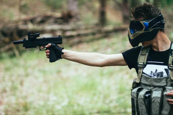 Черный Пистолет Руках Молодого Солдата Спецназа Маске — стоковое фото