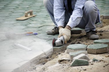 Yeşil kesme işçi desenli zeminler için altıgen bloklar beton.