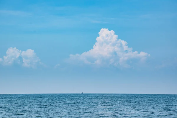 Nuvens Céu Azul Mar — Fotografia de Stock