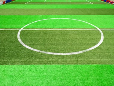 bir kapalı futbol alanının merkezi daire