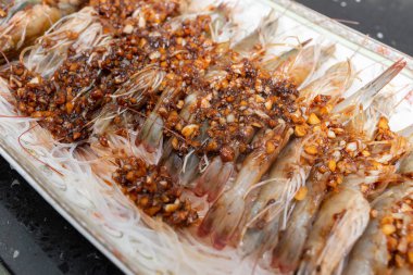 haşlanmış karides soğan ile yan Görünümü Kapat