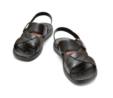 Beyaz arka planda siyah eğlence sandal çifti