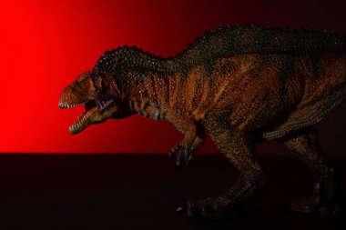 acrocanthosaurus nokta ile baş ve arka plan üzerinde kırmızı ışık ışık logo yok ve hiçbir ticari marka