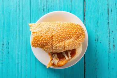 üstten görünüm stüdyo çekim ekmek tavuk bazı alıntılar ile