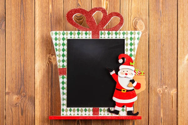 空のクリスマス装飾木材の背景に追加するテキストの良いチョーク ボード — ストック写真