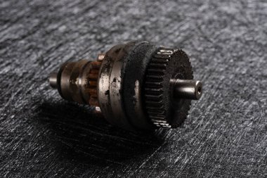 koyu arka plan üzerinde kullanılan şaft vites