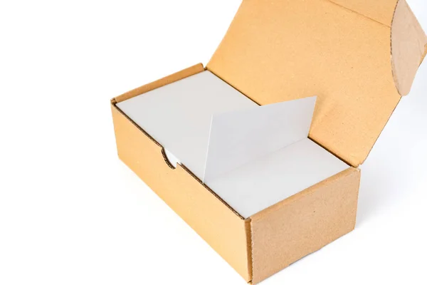 ビジネス カードは良いテキストとロゴを空白の つのボックスで白の上に立っています — ストック写真