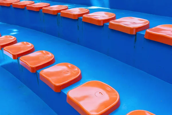 Reihen Blauer Stadionsitze — Stockfoto