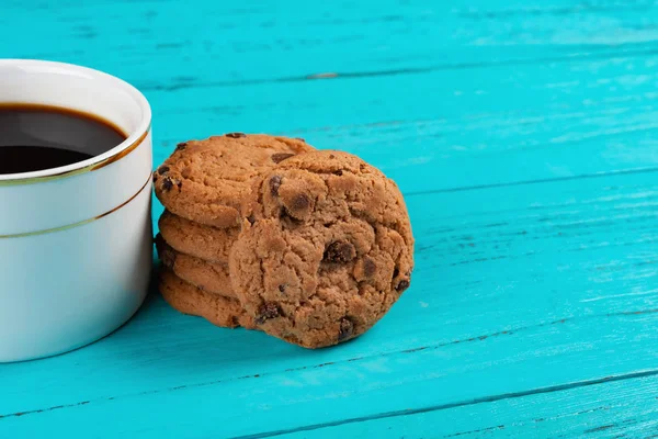 Kopje Koffie Stapel Van Zoete Cookies Blauwe Tafel — Stockfoto